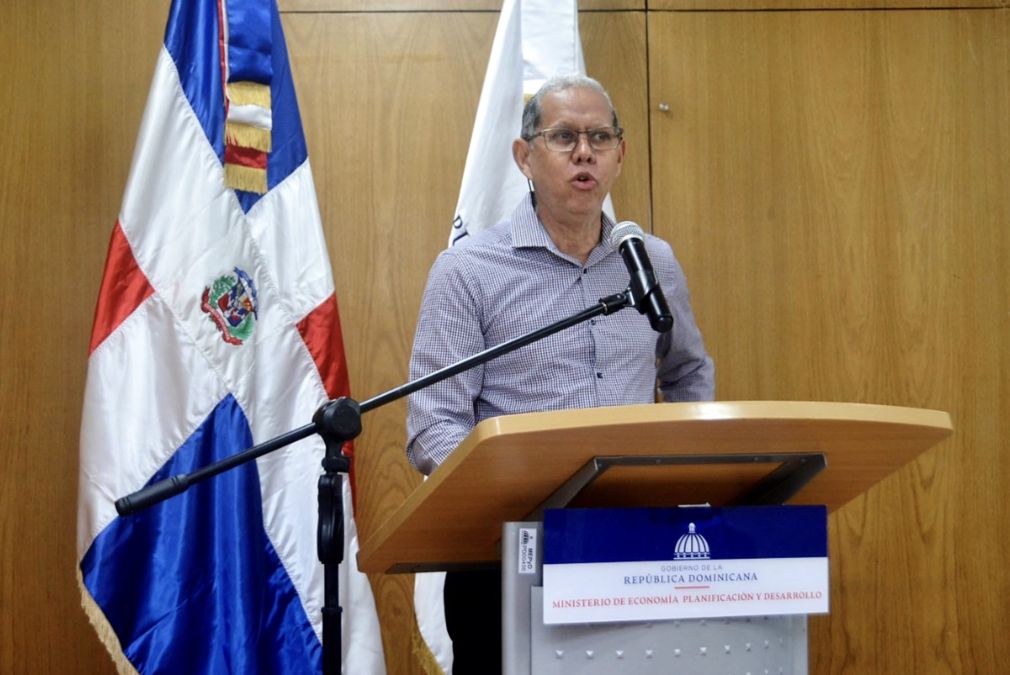 El viceministro de Ordenamiento Territorial y Desarrollo Regional, Domingo Matías, aseguró que los equipos de trabajo del Ministerio de Economía actualmente diseñan planes municipales de ordenamiento territorial en los territorios de diferentes municipios con el objetivo de regular la expansión urbana y la vocación productiva de los suelos de diferentes vocaciones.