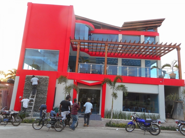 Inauguran edificio de restaurante y salón de eventos en Pedernales