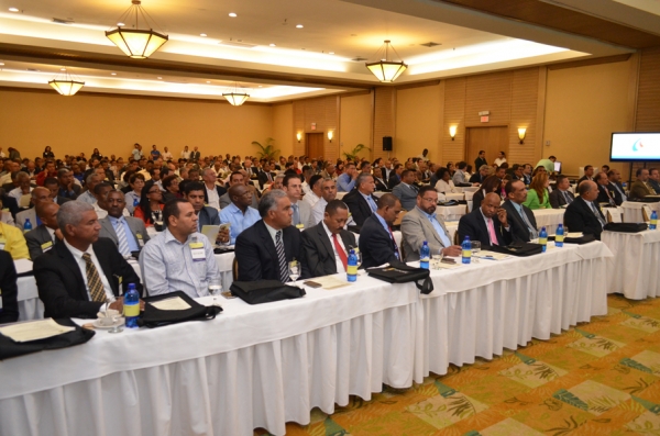 Alcades y alcaldesas que asistieron a la asamblea ordinaria y elccionaria de la Federación Dominicana de Municipios, FEDOMU.