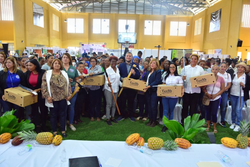 Durante el acto de socialización del Programa Madres del Campo en la Feria Expo Monte Plata 2022, Hecmilio Galván anunció que ese proyecto incluirá la selección y adiestramiento y gestión de financiamiento para 2,000 mujeres del campo.