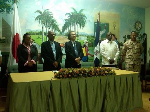 Embajada de Japón dona equipos a Instituto técnico de Dajabón