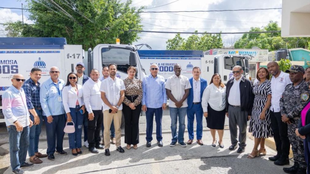 La adquisición de estos equipos pesados fue dispuesta por el presidente a Luis Abinader en apoyo a Gobiernos locales.