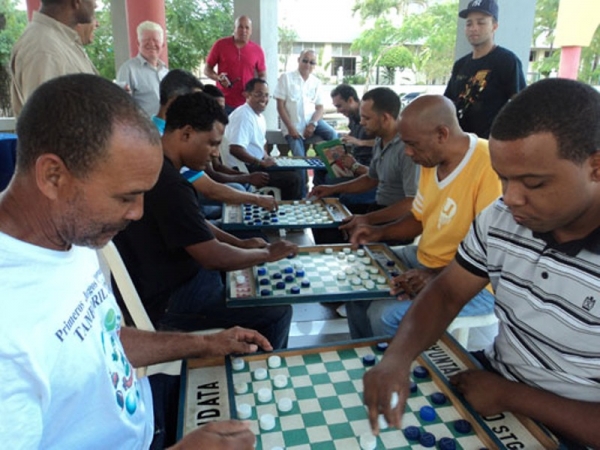 Jugadores de tablero en el campamento 2013 en Tamboril