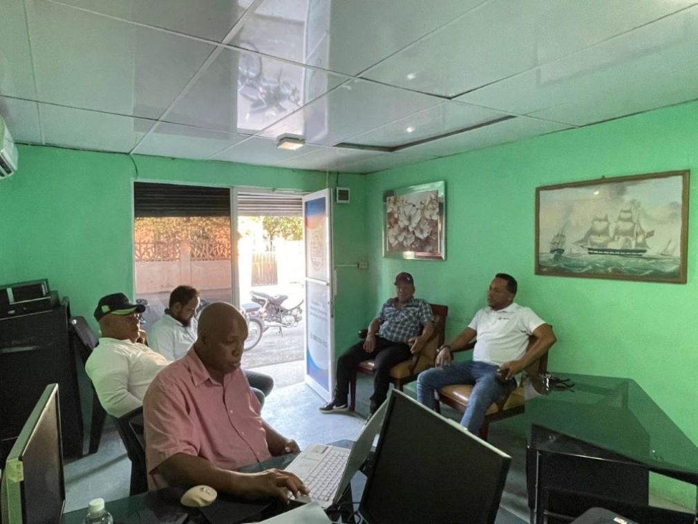 Cebamder logra que BID Invest declare elegible reclamo comunitario por impactos de proyecto energético en Manzanillo y escuche a sectores afectados.
