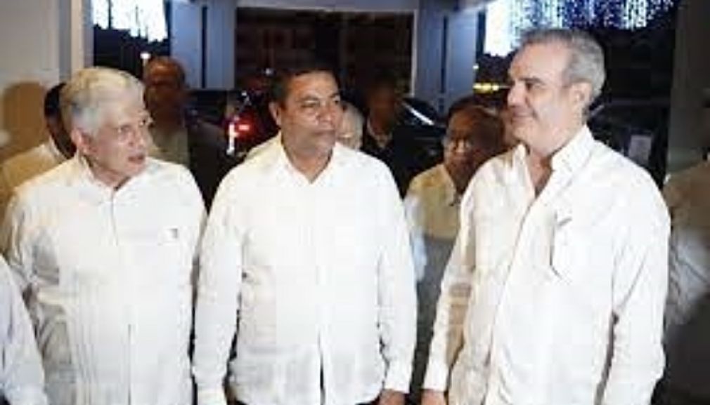 Los nuevos porcentajes de distribución del gasto serán: hasta un 30% de la transferencia ordinaria para gasto de personal y nómina, al menos el 30% para inversiones de capital e infraestructura, hasta un 36% para servicios municipales y un 4% destinado a programas de educación, salud y género.