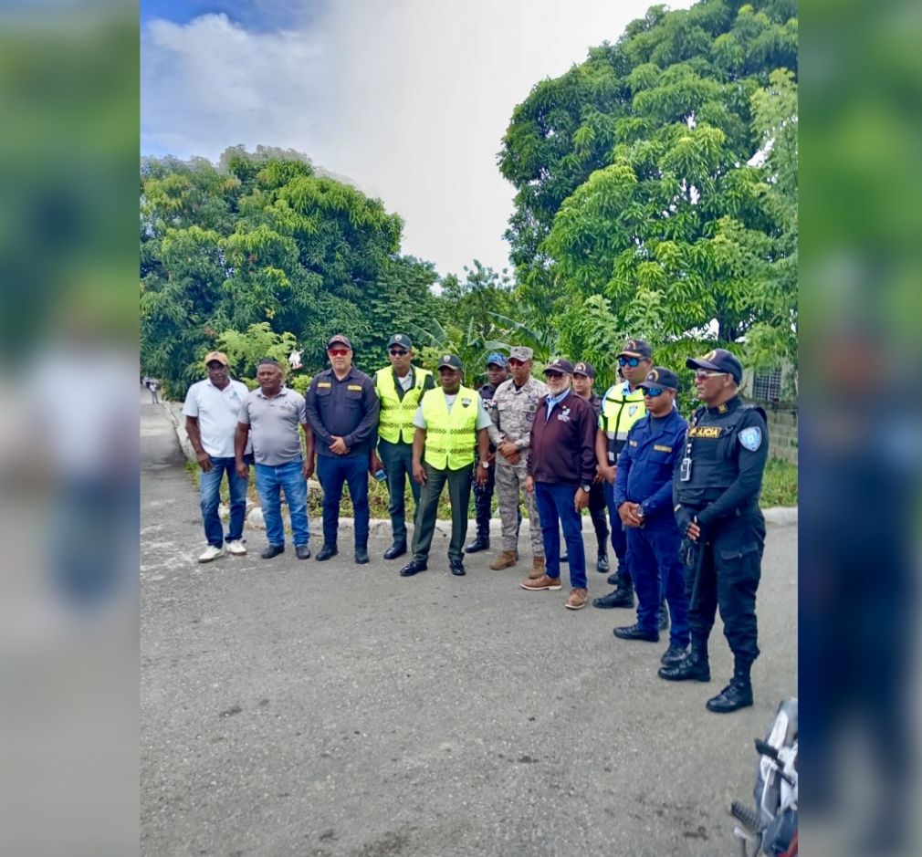 El Ayuntamiento de Puerto Plata realizó una intervención para rescatar los espacios públicos en Los Rieles de San Marcos.
