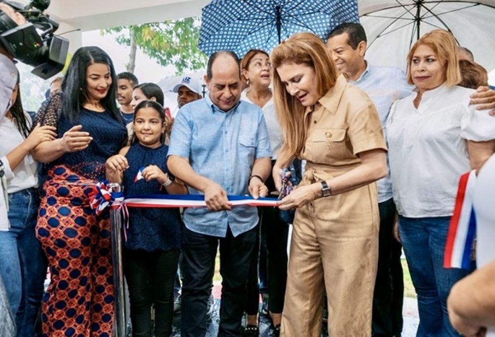 La alcaldesa Carolina Mejía hizo entrega del parque Vasco Núñez de Balboa.