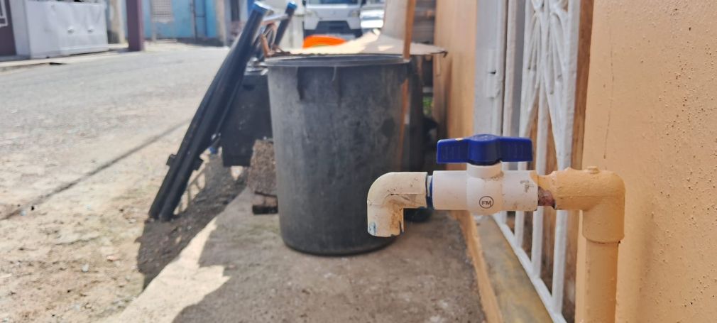 Barrio Canaán sin agua potable durante Nochebuena, Navidad, Año Nuevo, Día de Reyes y siguen igual.