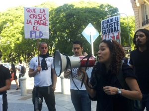 Dominicanos realizan manifestación en Buenos Aires contra el paquetazo tributario