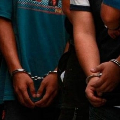 Apresados tres hombres en San Cristóbal por robar alambres eléctricos