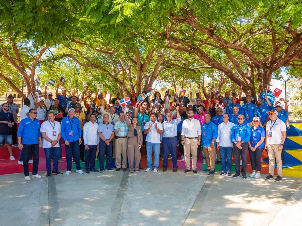 Carolina Mejía recibió a los jefes de las delegaciones de los Juegos Centroamericanos y del Caribe en el parque Taíno ubicado en Los Cacicazgos.