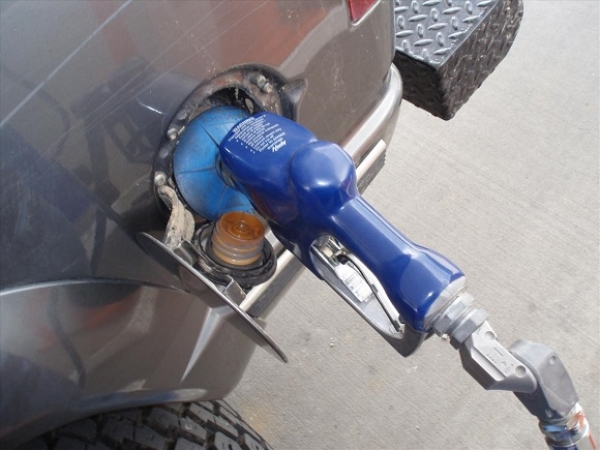 Industria y Comercio congela los precios de los combustibles