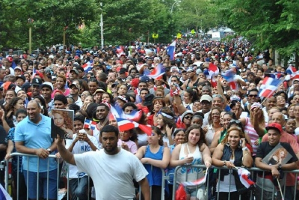Dominicanos se apoderan del Bronx con la Gran Parada Dominicana