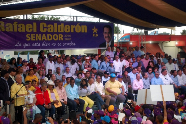 Tarima oficial del lanzamiento de Rafael Calderon como candidato del Partido de la Liberación Dominicana para repetir como senador por la provincia Azua.