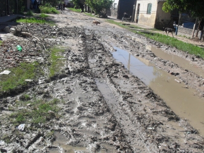 Habitantes en Cotuí reclaman arreglo de calles y construcción de aceras: 