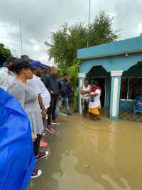 El alcalde visitó los sectores afectados por lluvias; dice autoridades trabajan para socorrer damnificados.